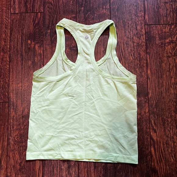 Lululemon Swiltly Tech Racerback 2.0
*Race Length
Neo Mint / Neo Mint - size 6 - Picture 6 of 7